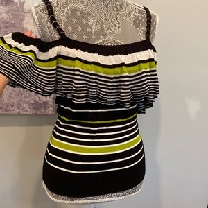 Cache - XS - on or off shoulder new with tag